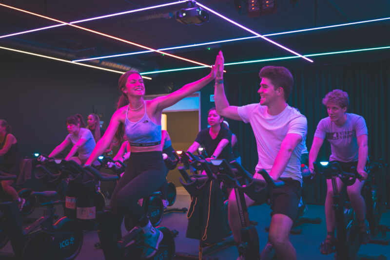 Word Cycling instructor met Jims Academy